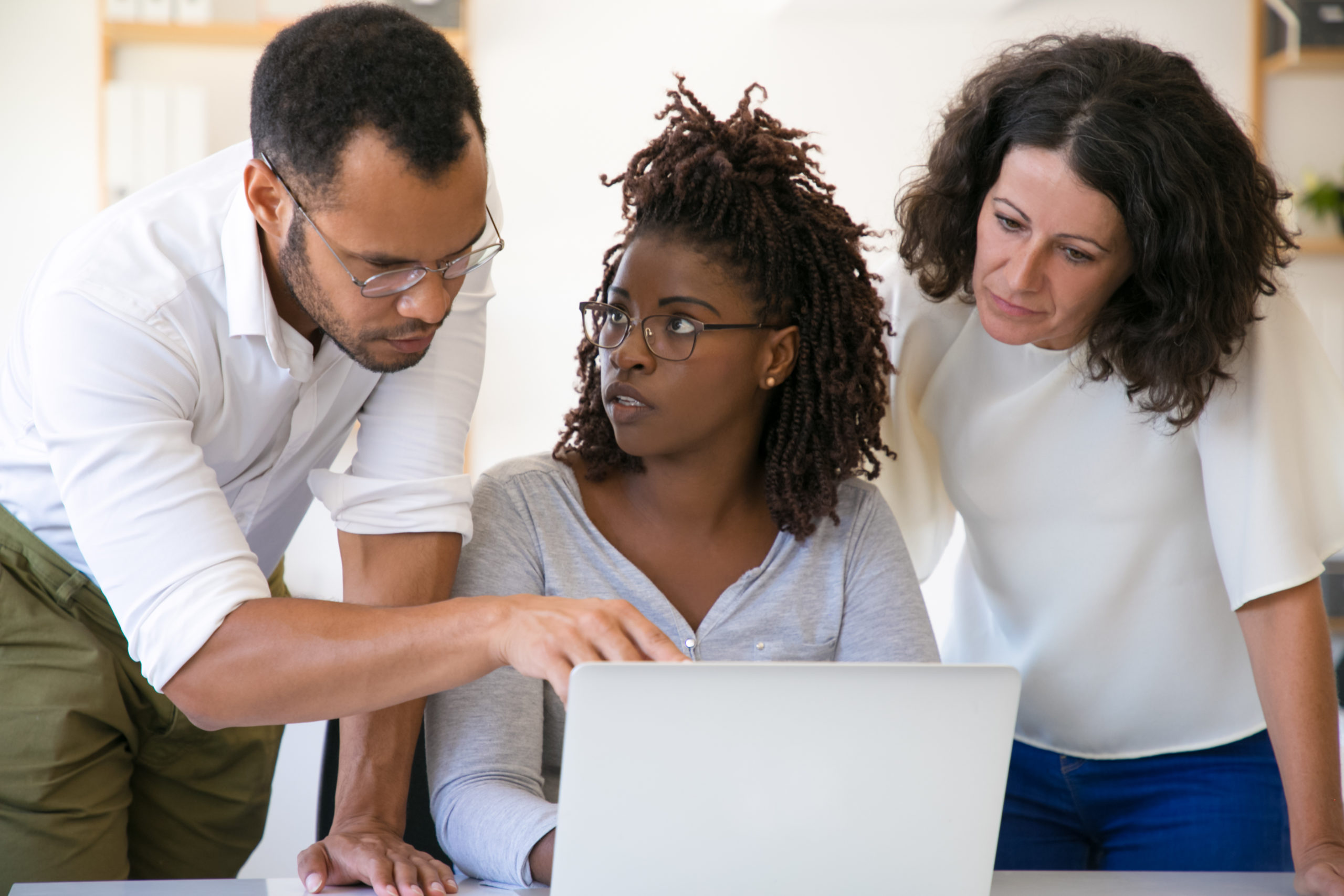 professionals explaining corporate software details scaled