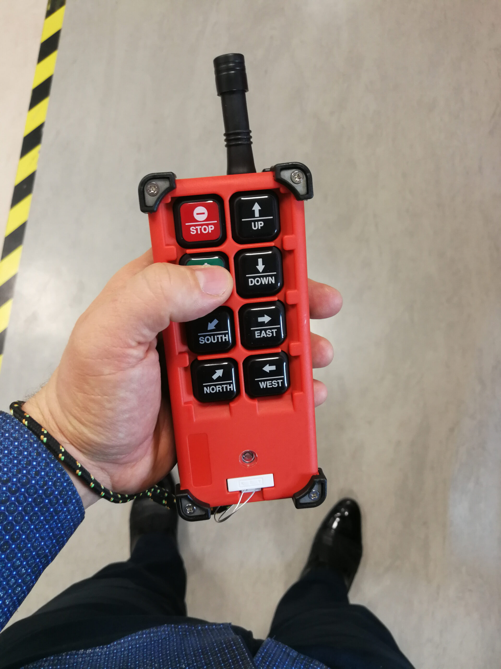 Wireless remote control for automatic machine