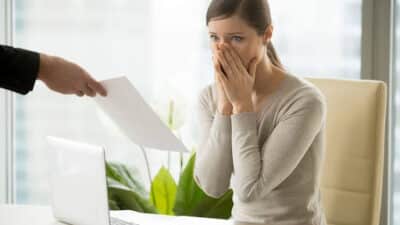 Descubra o que é absenteísmo, seus impactos na administração empresarial, como calcular corretamente e os tipos mais comuns. Leia!