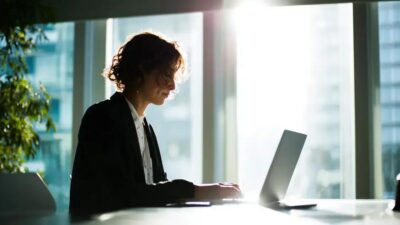 Como usar o LinkedIn para gerar autoridade no setor industrial