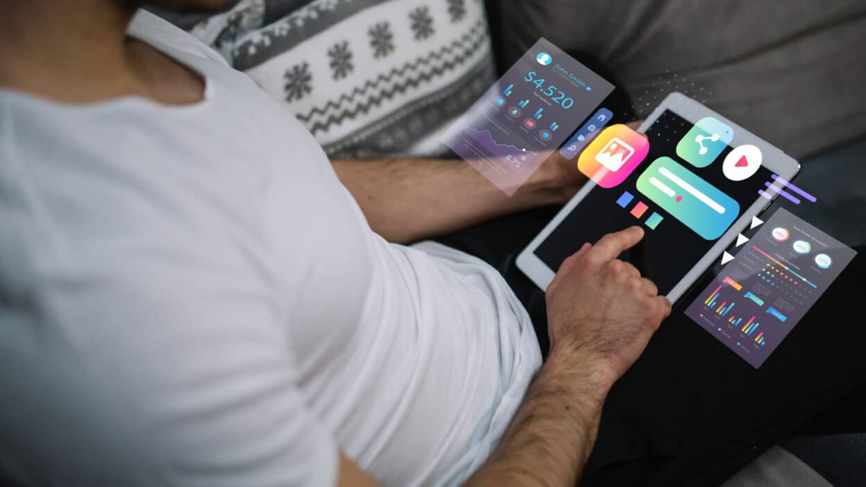 Descubra como algoritmos de IA criam treinos personalizados, ajustando intensidade, metas e desempenho para resultados mais eficientes.