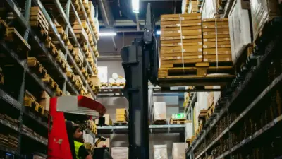 Processos Logísticos com Equipamentos de Elevação