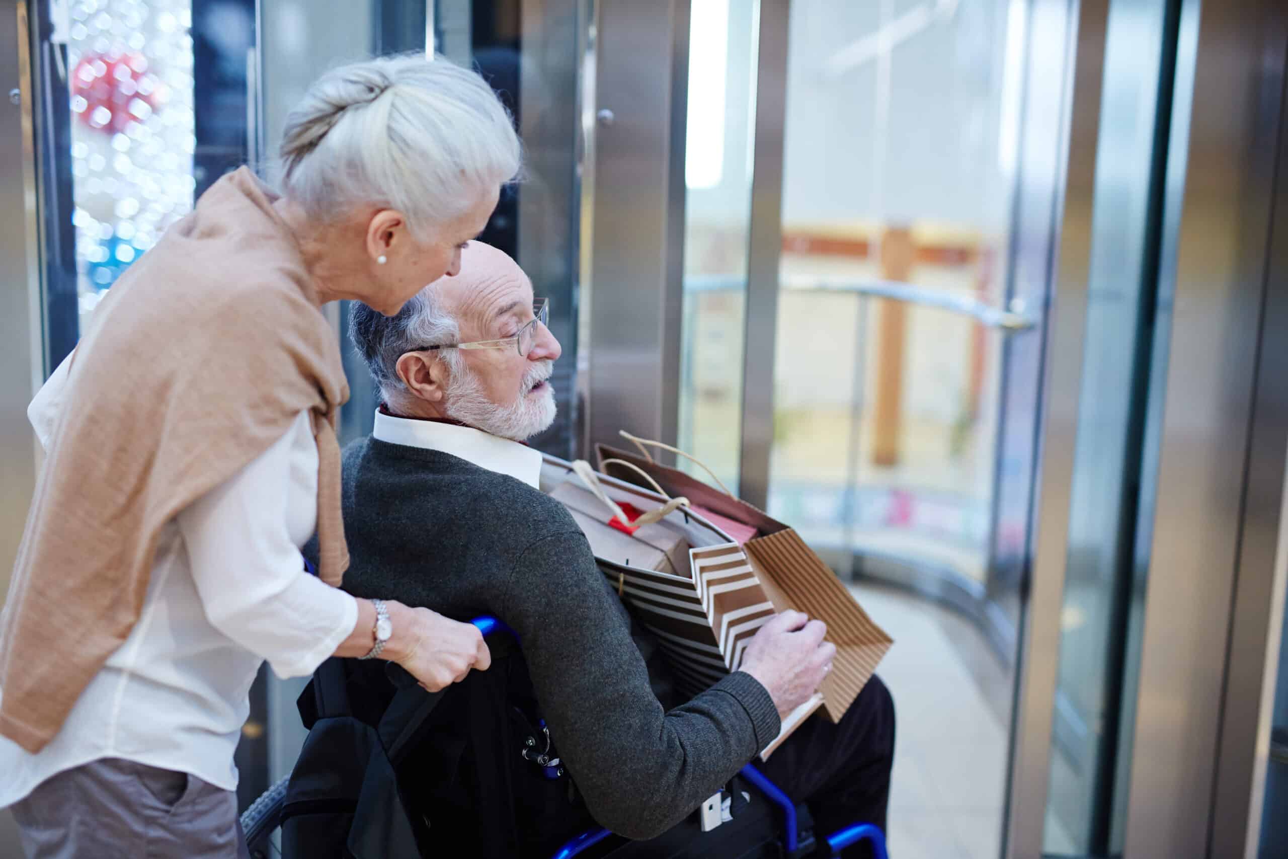 Acessibilidade para Idosos em Clínicas Com Elevadores Residenciais Pequenos