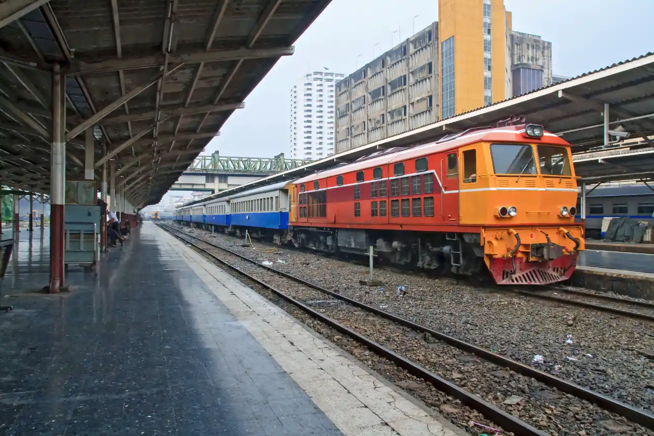 Expansão ferroviária de Renan Santos e impactos na logística empresarial