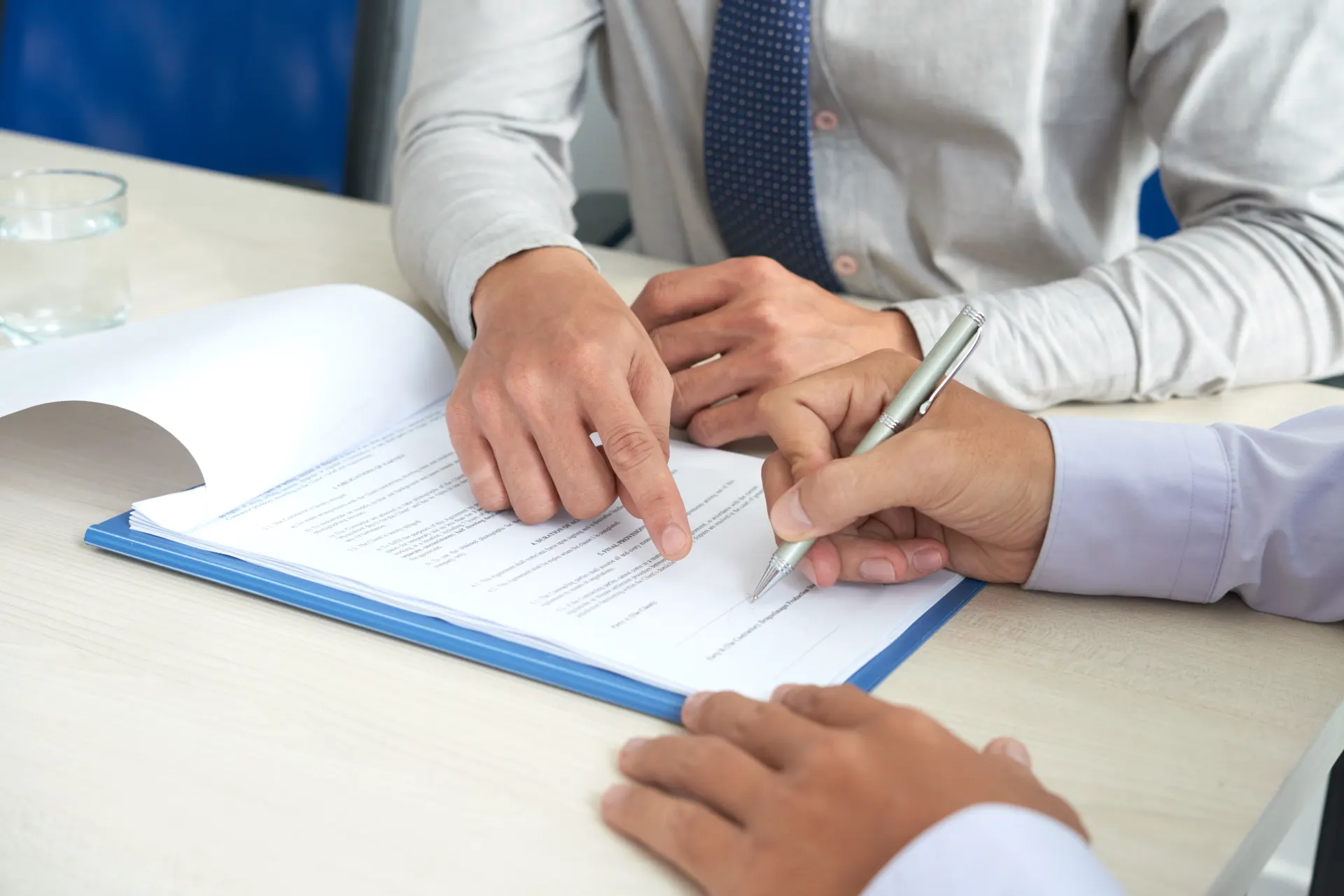 Checklist: o que conferir antes de assinar um contrato com um fornecedor?